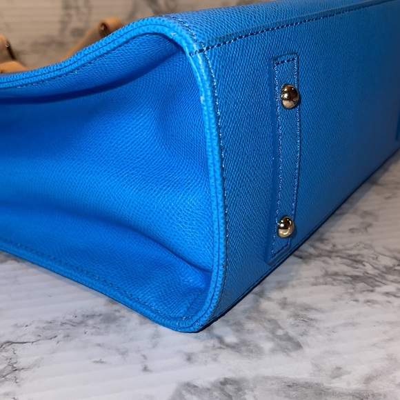 Dooney & Bourke handbag with shoulder strap, key chain, and small coin holder. - Picture 7 of 16